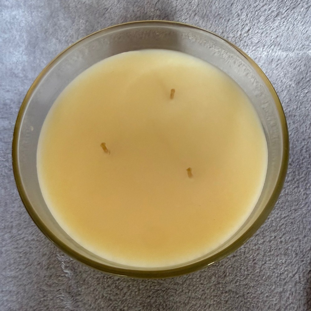 Bath & Body Works New Twisted Peppermint Let It Snow 3-Wick Candle 14.5 oz - Picture 3 of 4